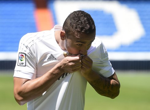 Danilo é apresentado no Real Madrid e diz estar realizando sonho