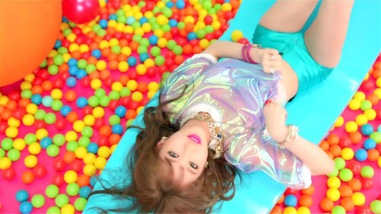 D.HOLIC - Chewy (MV)