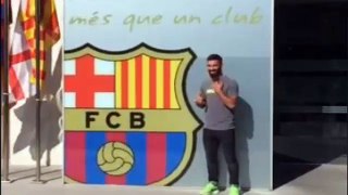 Arda Turan in front of FC Barcelona offices