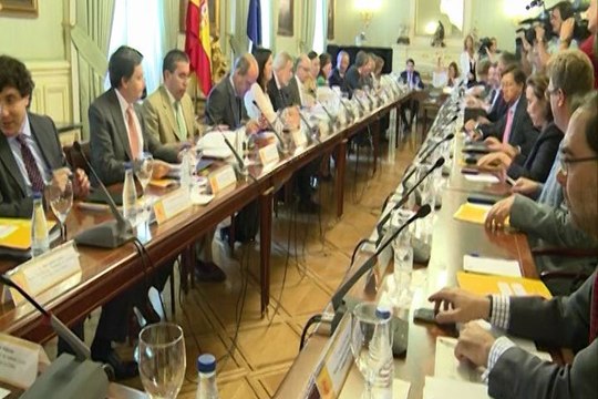 Hacienda y FEMP acuerdan déficit cero para 2016-2018