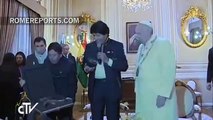 Evo Morales le entregó al Papa un crucifijo con simbología comunista