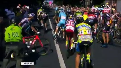 VİDEO | Fransa Bisiklet Turu: 6. etabın son metrelerinde büyük kaza