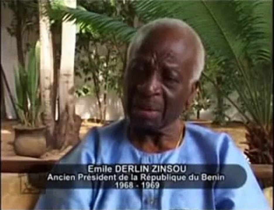Germaine Ahidjo parle du coup d'Etat du 6 avril 1984 au Cameroun.flv