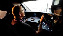 Dans la cabine de pilotage du TGV-Est entre Metz et Paris