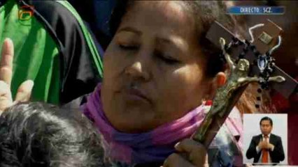 Fe, emoción y "selfies" en la misa que celebró Francisco en Santa Cruz