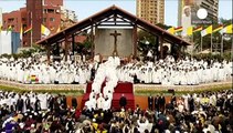 El papa Francisco oficia una misa ante alrededor de dos millones de fieles en Bolivia