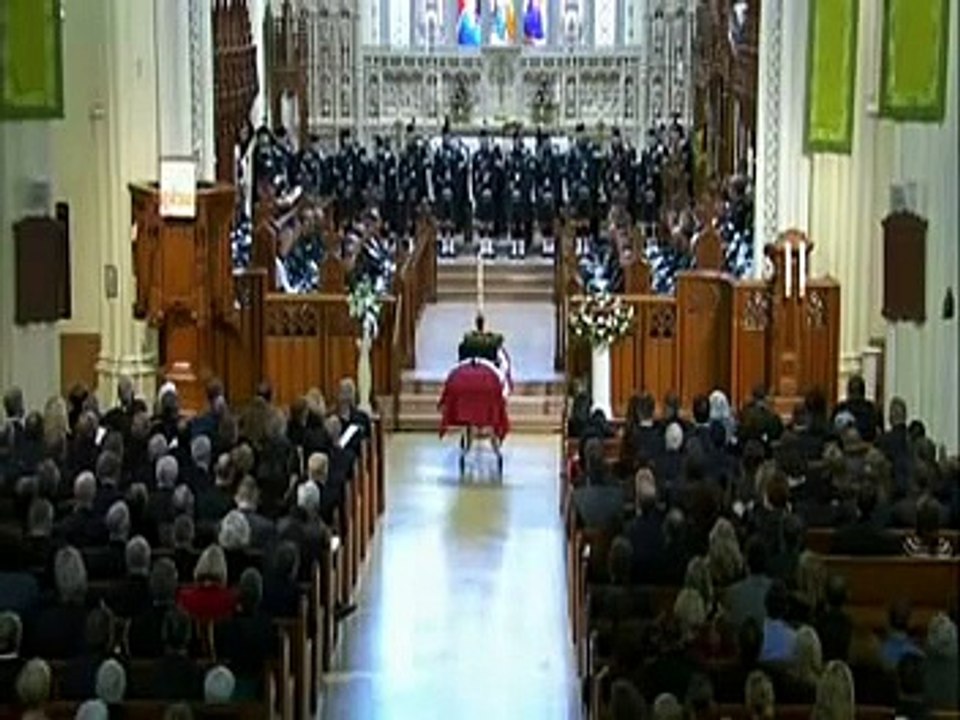 Amazing Grace Bagpipes played for Canadian Soldier Cpl. Nathan Cirillo