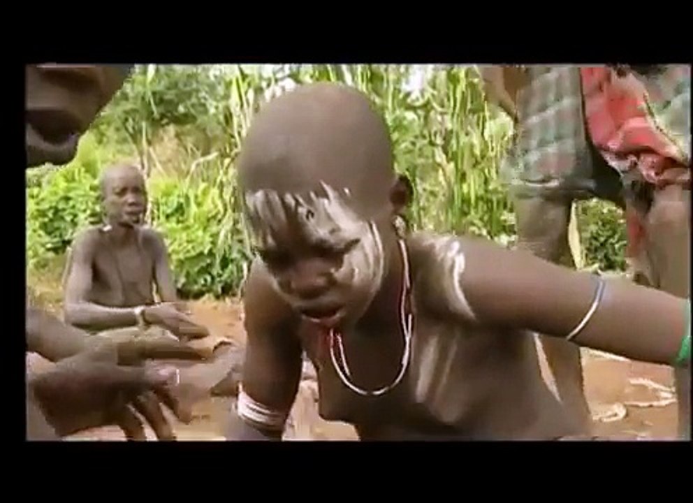 Mursi, lip plate.  قبيلة مرسي الاثيوبية