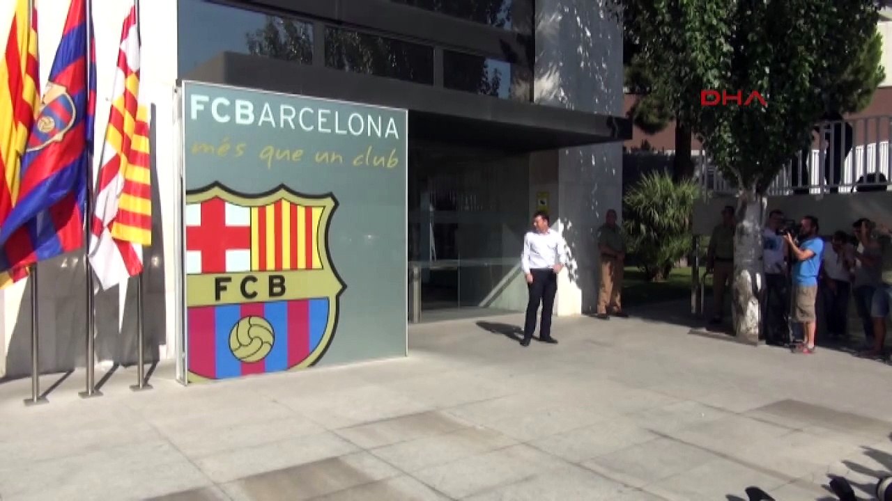 Arda Turan, Barcelona amblemiyle poz verdi!