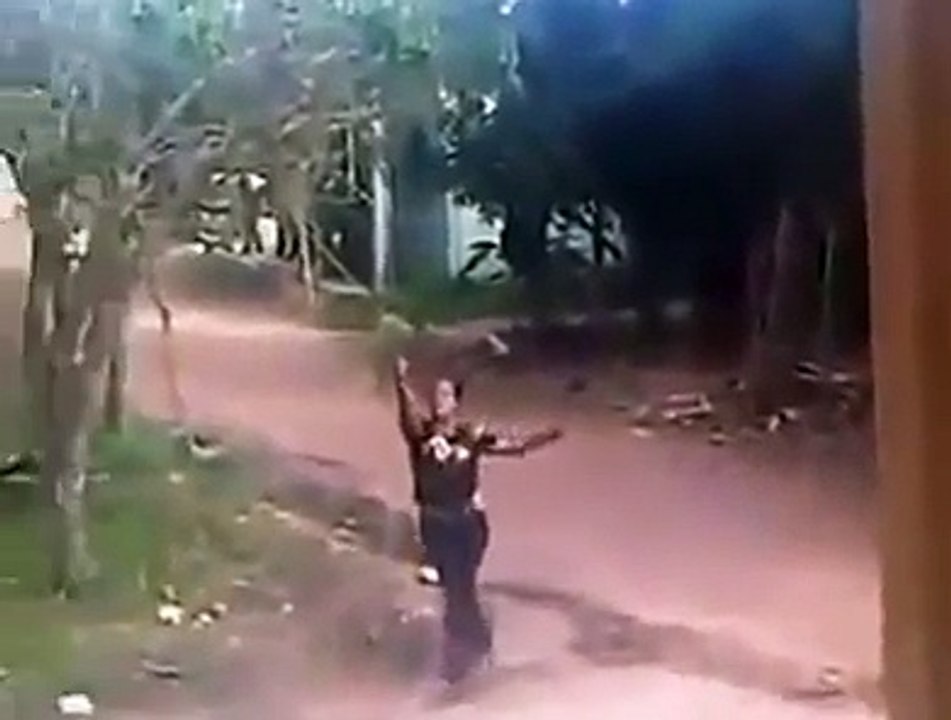 Mujer Trata De Matar A Otra que Le Cojia El Marido Le Dispara & todo queda Grabado