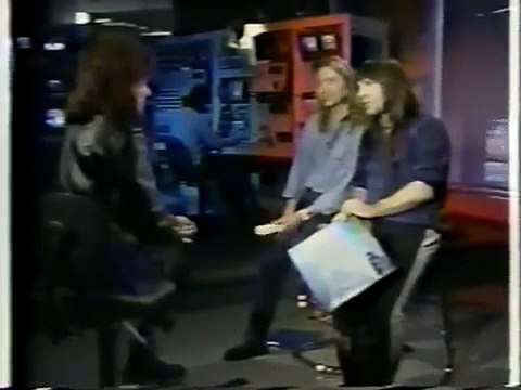 Iron Maiden - Funny Dave Murray & Bruce Dickinson Interview Canada 1988.(Re-up)