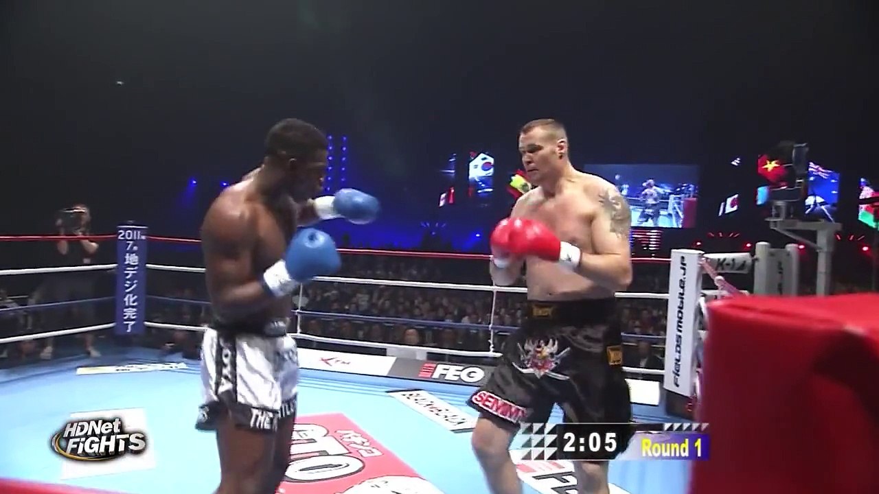 K-1 World Grand Prix 2009 Final: Remy Bonjasky vs Semmy Schilt (HD)