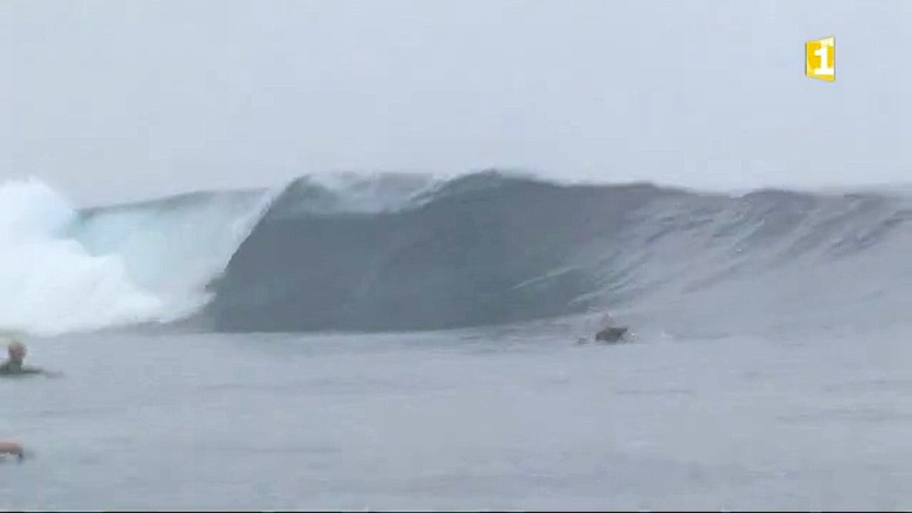 Teahupoo 14 08 2015 Waiting period Billabong pro Tahiti