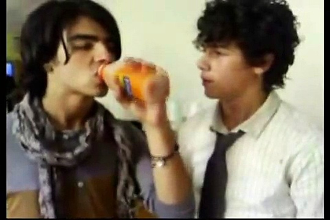 Jonas Brothers MTV Live & Mobile: 100% Juice [HQ]