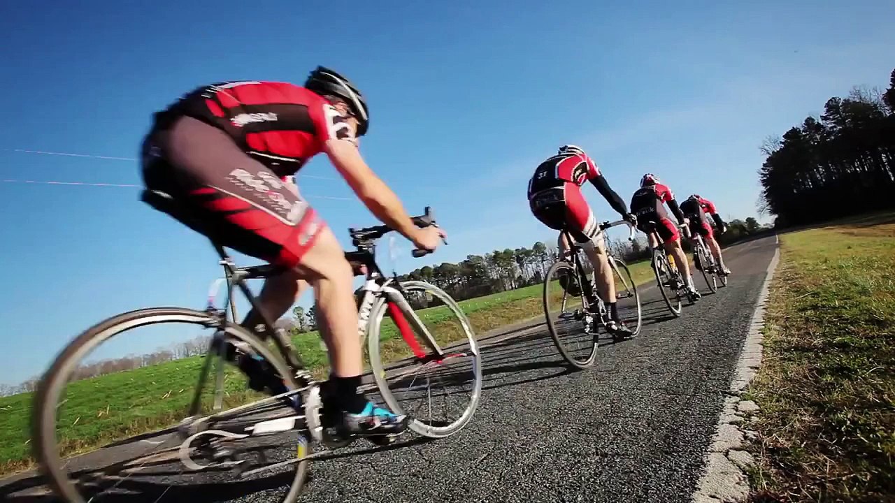 Fuji Sportif vs. Fuji Roubaix Bike Comparison from Performance Bicycle