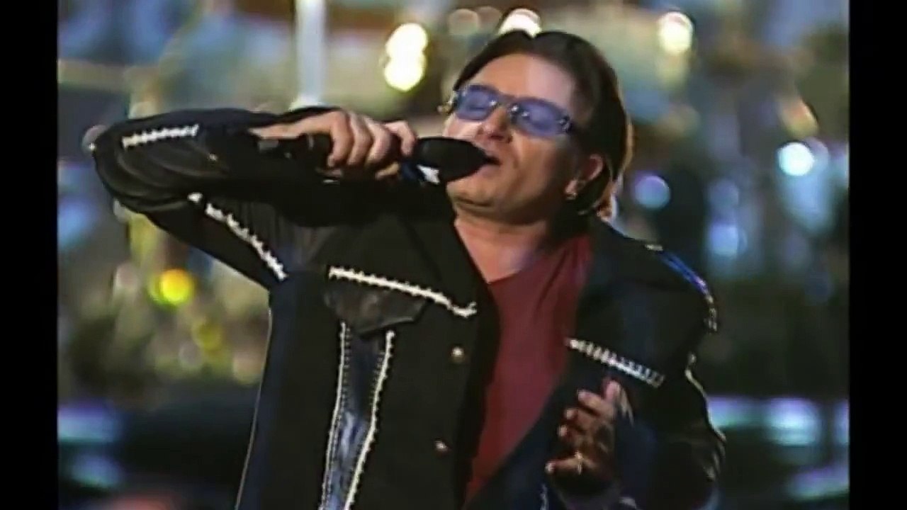U2 Superbowl 36 halftime performance where the streets have no name HD