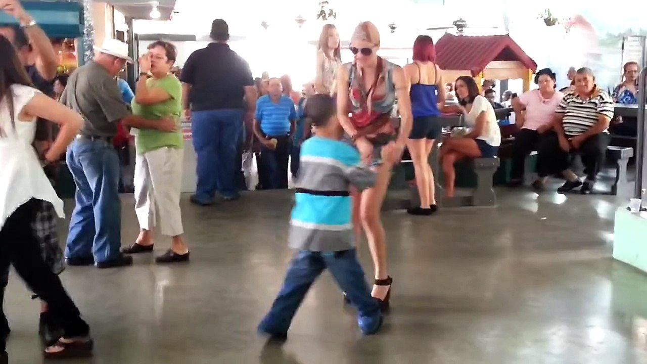 Asi se baila merengue