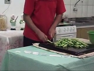 Ursulino ensina receita de pepino japonês agridoce escaldado