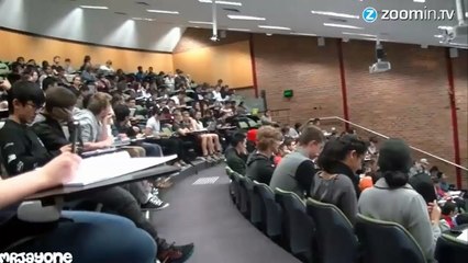 Atrapado viendo porno en clases universidad