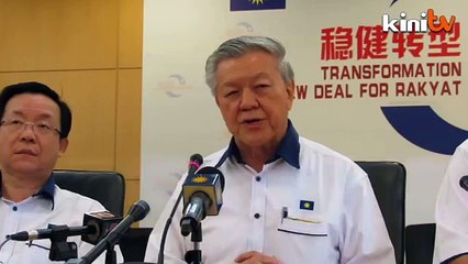 Descargar video: Chua denies Najib's hand in MCA polls