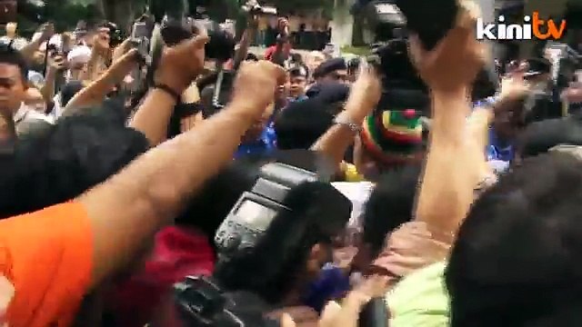 Hundreds of residents protest against assessment rate hikes