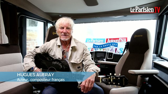 Hugues Aufray fait taire la pluie au festival du chant de marin