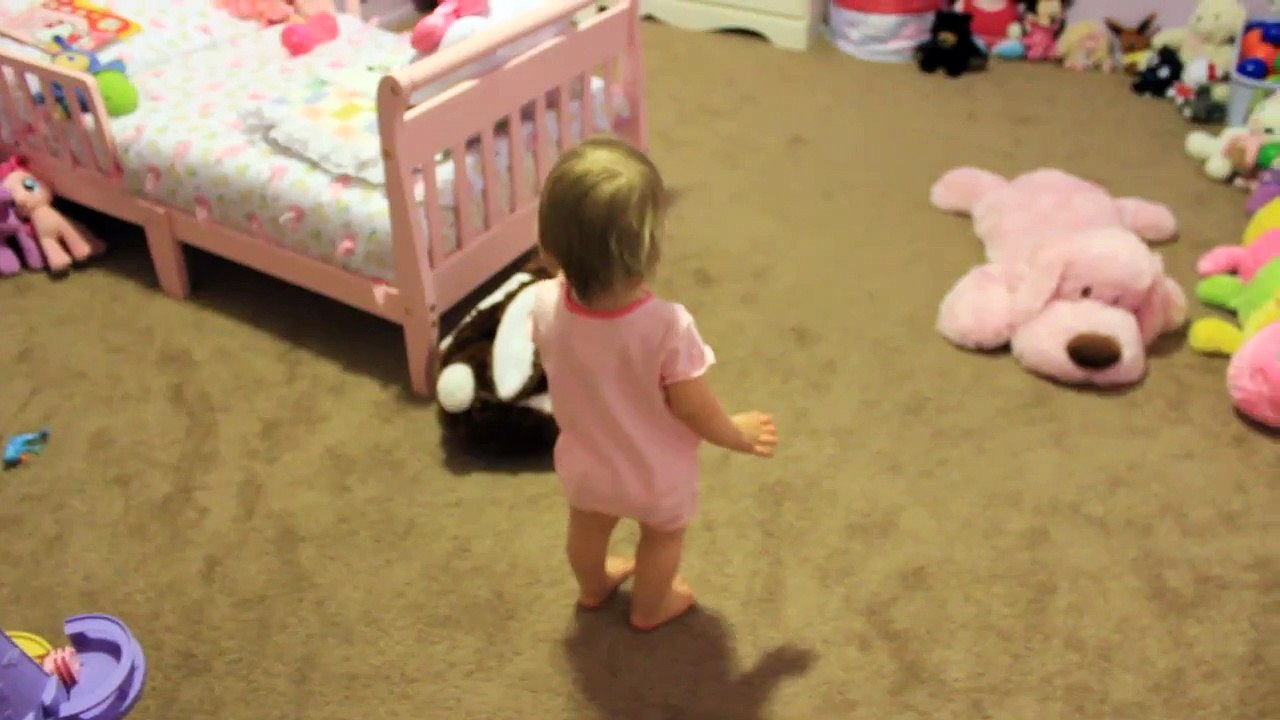 My little one dancing to Magical DoReMi | Evelyn