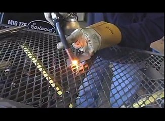 Tải video: Spot Weld Kit - How To DIY with your MIG Welder from Eastwood