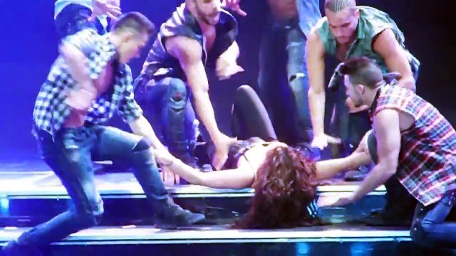 Britney Spears - Gimme More/Break The Ice/Piece Of Me (02/12)