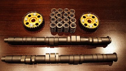 Honda Integra Type R - buddy club spec 4 camshaft installing...