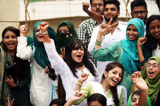 Chand Meri Zameen Phool Mera Watan - Hum Aik Hain - Watan Ki Mitti Gawah Rehna - Jeevay Jeevay Pakistan - Hum Zinda Qaum Hain - Meri Pehchan Pakistan Pakistan - Sara Raza Khan