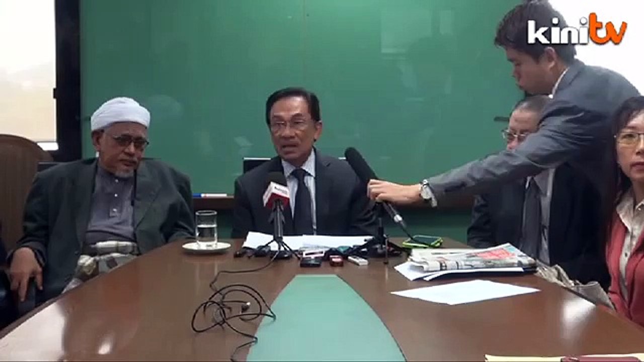 Pakatan urges Khalid to reconsider Selangor pay hike