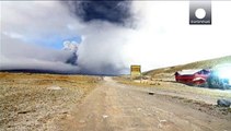 دود و خاکستر آتشفشان کوتوپاکسی در اوکوادور آسمان منطقه را فراگرفت