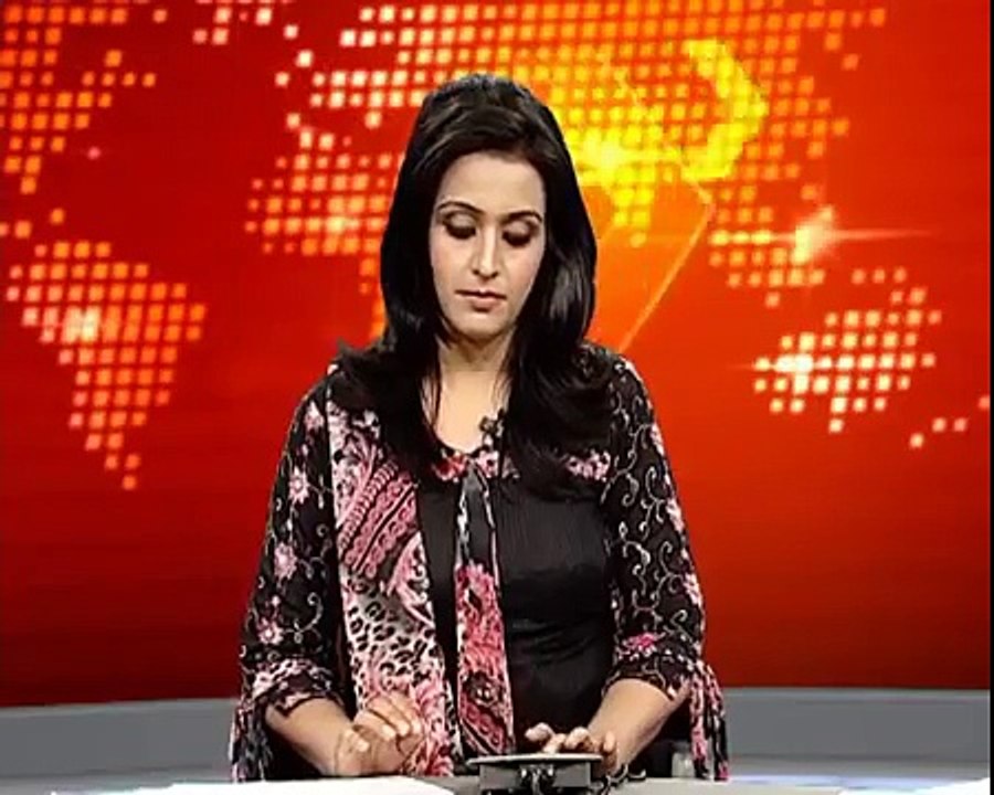 HOT NEWS READER ASKING LUND means? Funny Pakistani News Reporter / Reader - uuf mai ye kya bool gai