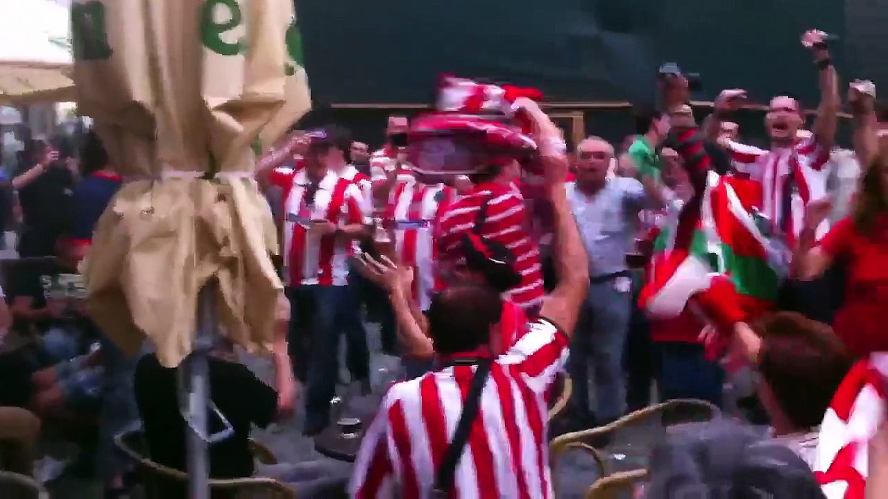 (3) UEFA EL 2012 Final: Himno del Athletic Bilbao (one day before the final) !