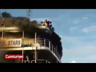 Filipinler'de iki katlı feribotta yangın çıktı