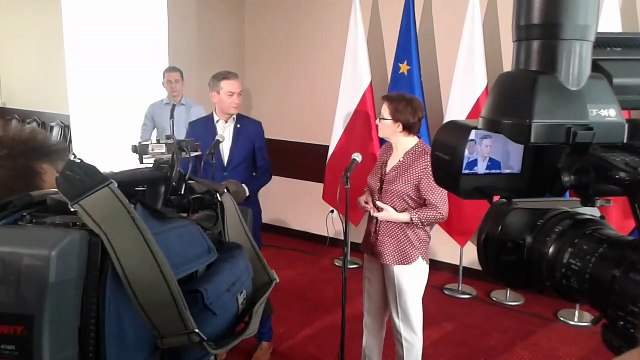 Premier Kopacz i Robert Biedroń - rozmowy o pomocy