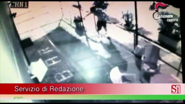 Villa Literno (CE) - Offende figlio di un boss e gli incendiano il bar: due arresti (13.08.15)