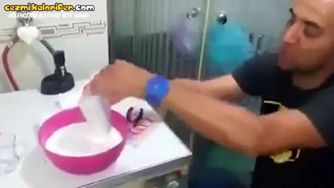 Çamaşır Makinenize Fazla Deterjan Atarsanız Ne Olur? (Atarlı Anlatım)