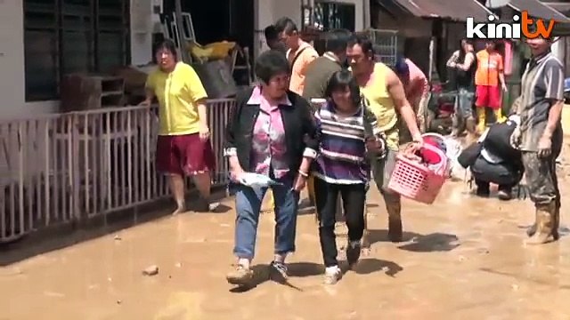 No evacuation call made, say Cameron flood victims