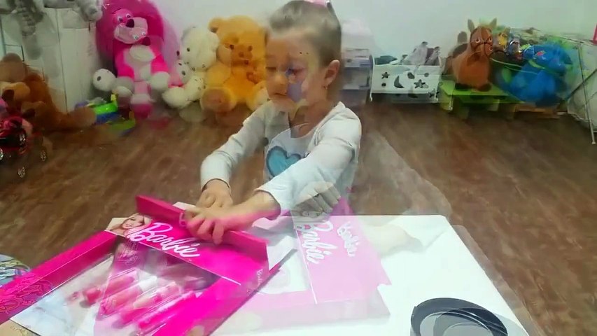 Toys For Children Best 2015  Barbie makeup set tutorial for children Girl kute
