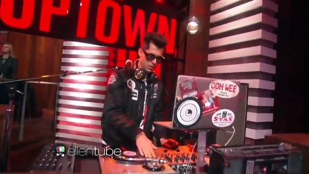 Mark Ronson & Bruno Mars Perform 'Uptown Funk'