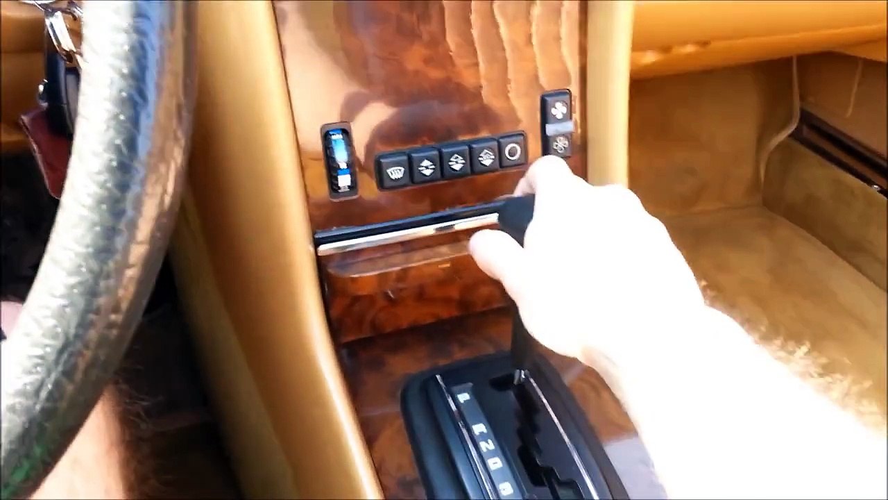 Mercedes-Benz 380 SL - R107 - DRIVING CLIP