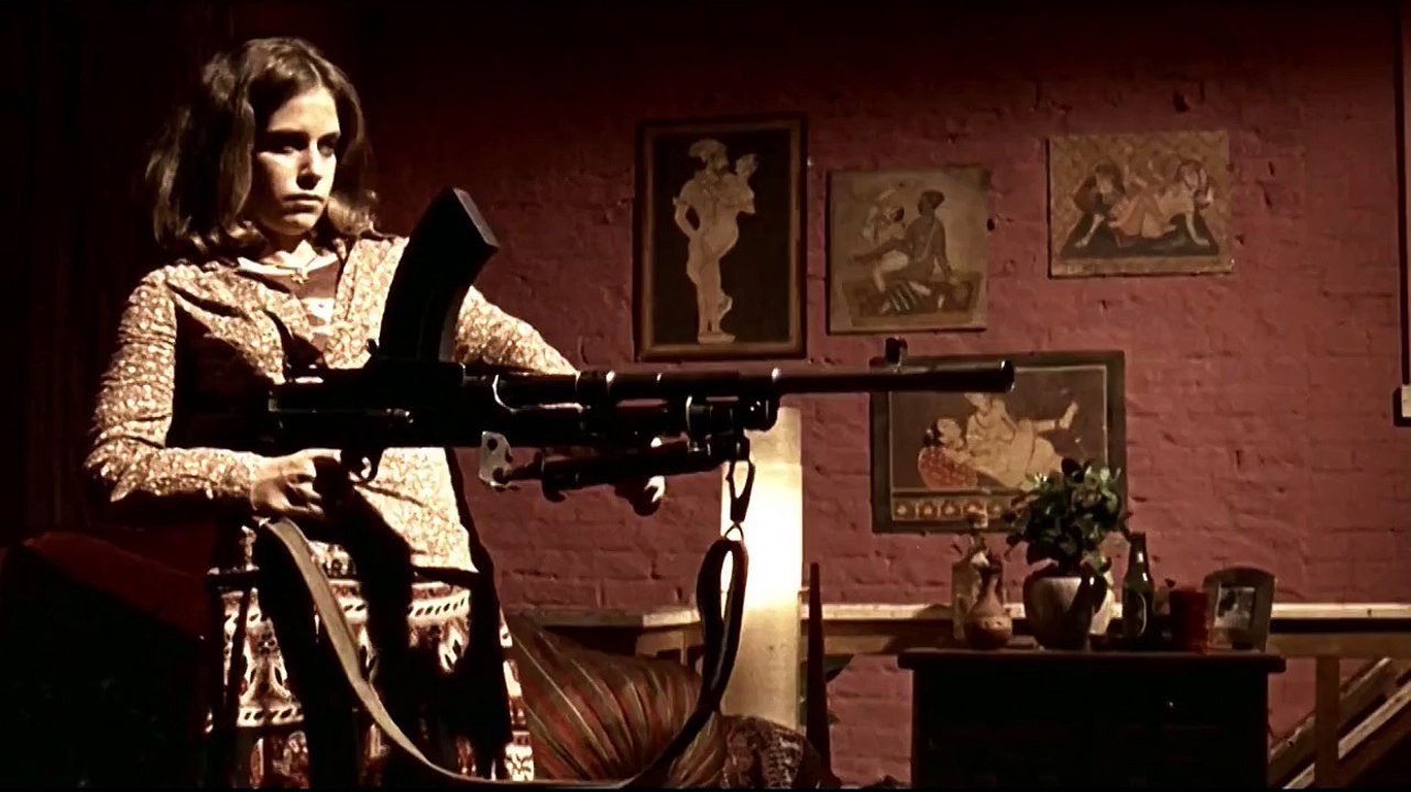 Lock Stock Two Smoking Barrels Scene. Gloria