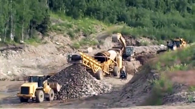 Alaska Placer Mine 2010.mpg, Alaska Gold Mining, Large Gold nugget, 6 foot trommel, D9 dozer
