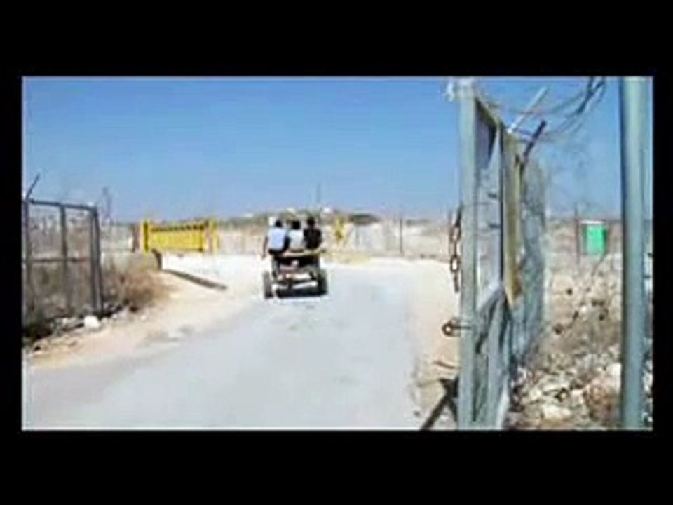 Dailymotion   femme soldat crache sur enfants palestiniens, une vidéo de verite    islam, palestine, maroc, algerie, europe