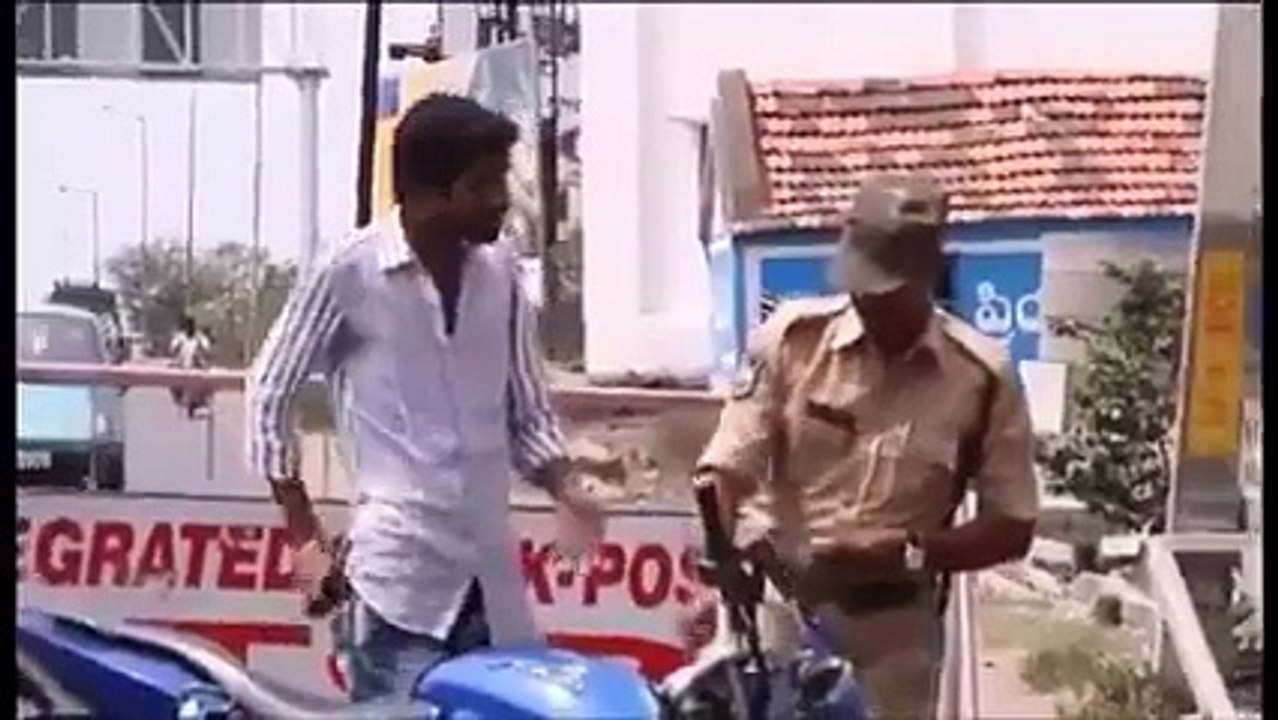 شدوه بلاش كاسك، البوليس طلب منو فلوس بش يسيبو، شوفو ردت فعل البوليس