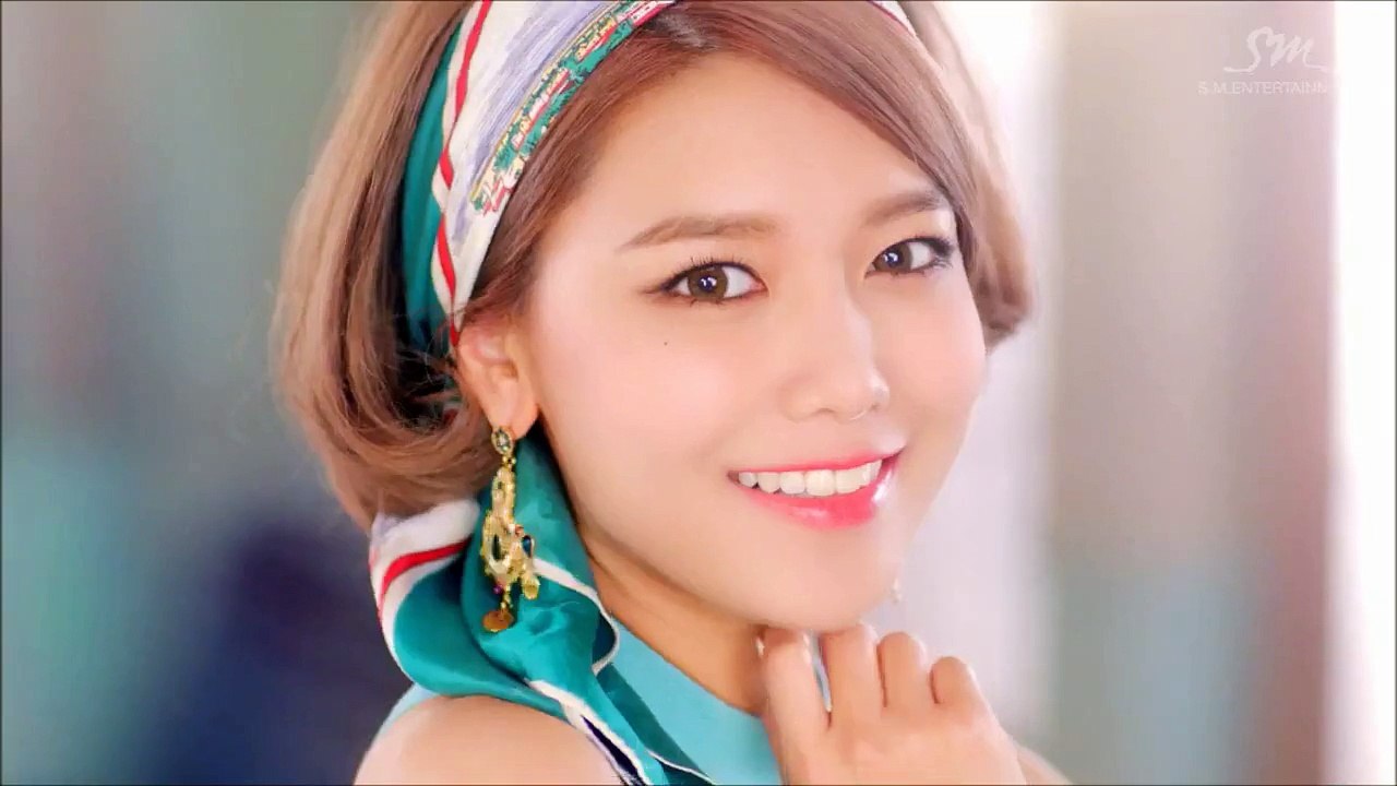GIRLS' GENERATION 少女時代 SNSD - LION HEART Music Video