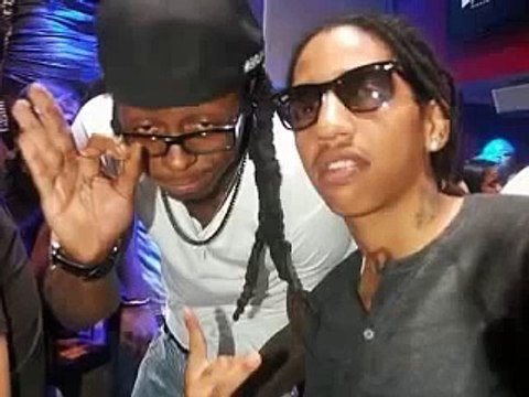 Lil Wayne - Drop It Low (Remix) Ft. Ester Dean & Chris Brown - Lyrics