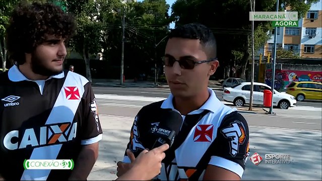 Aline Nastari entrevista torcedores do Vasco, no Maracanã